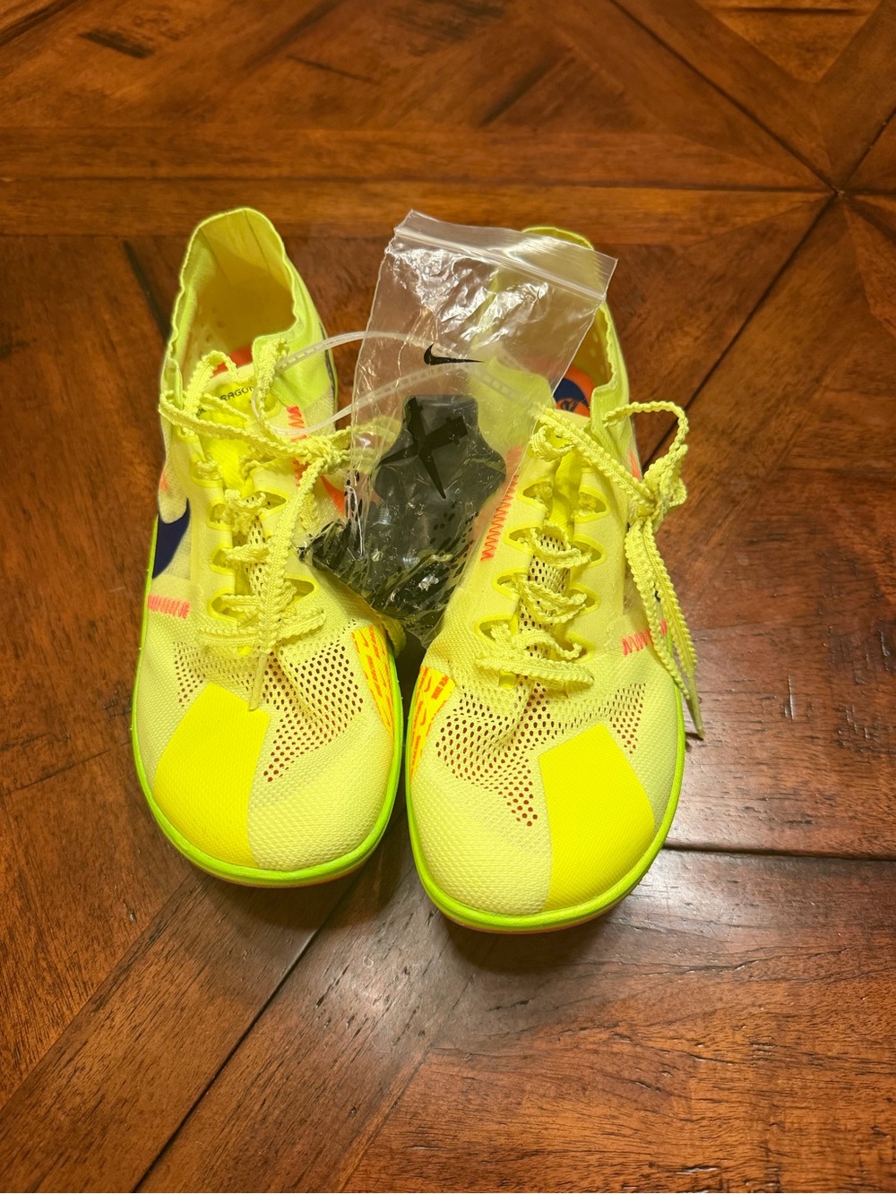 Nike Dragonfly XC spikes Men’s 7.5, women’s 9